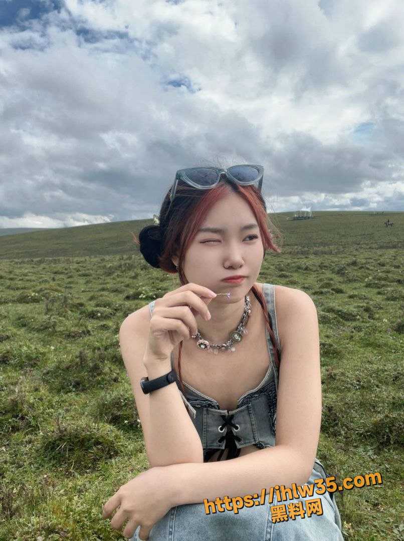 806X1080