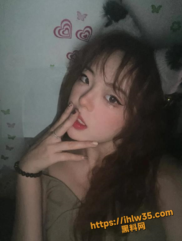 581X771