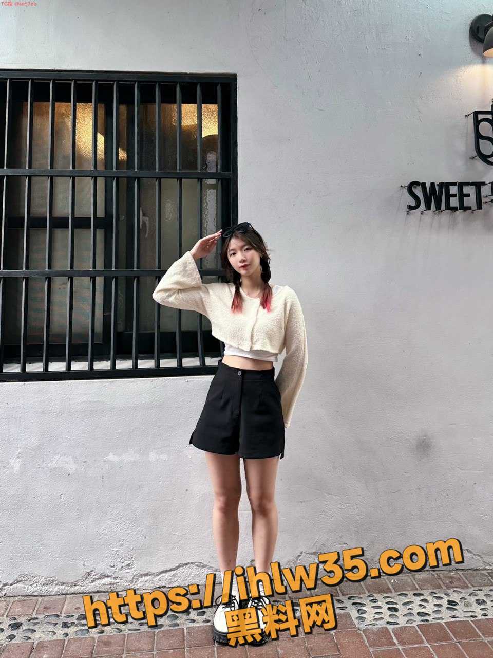 960X1280