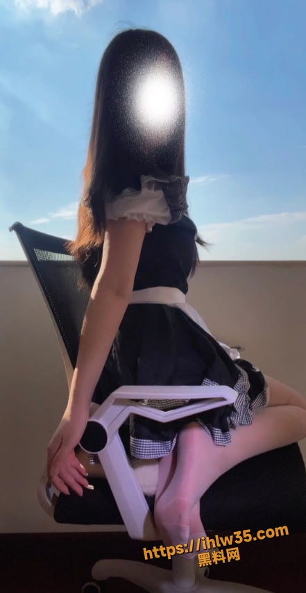441X854