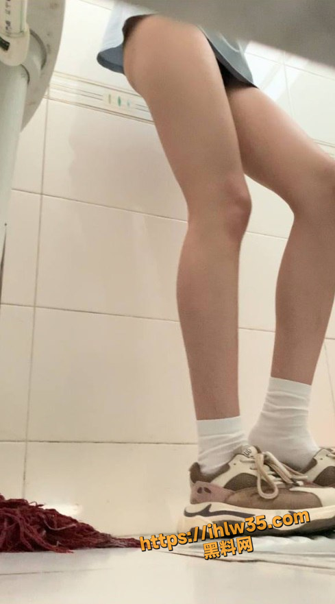 489X881