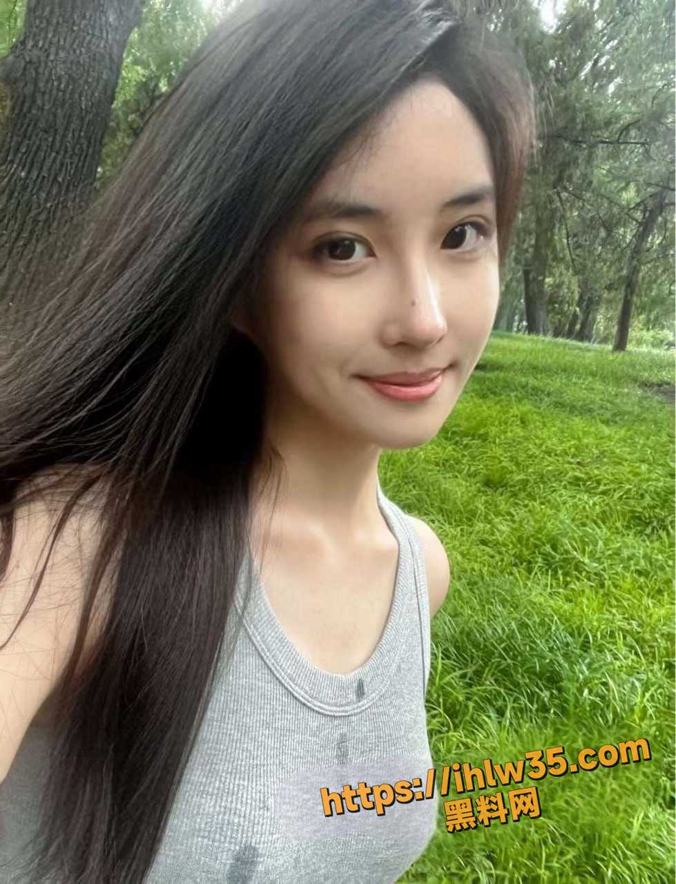 979X1280