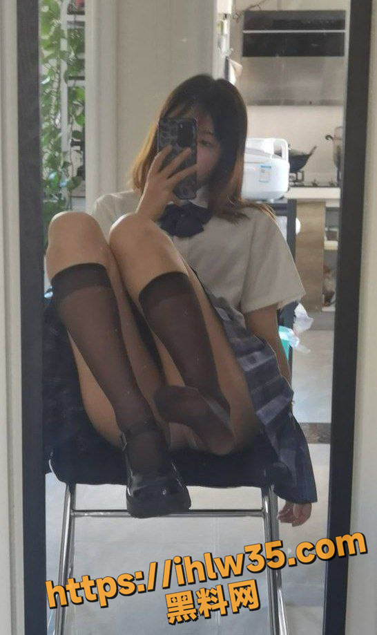 546X919
