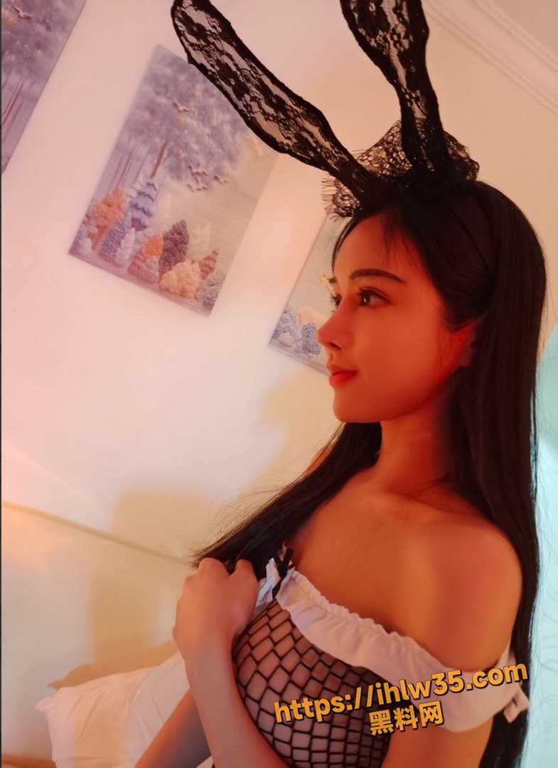 785X1080