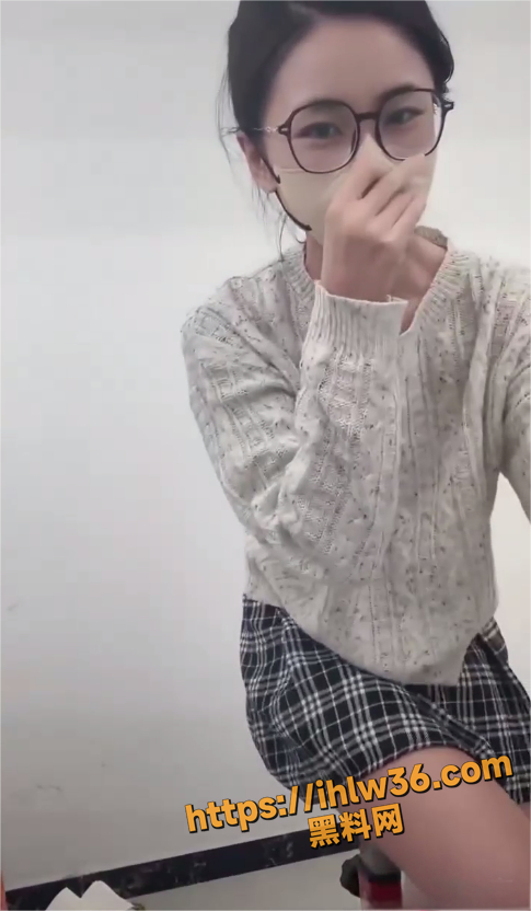 485X832