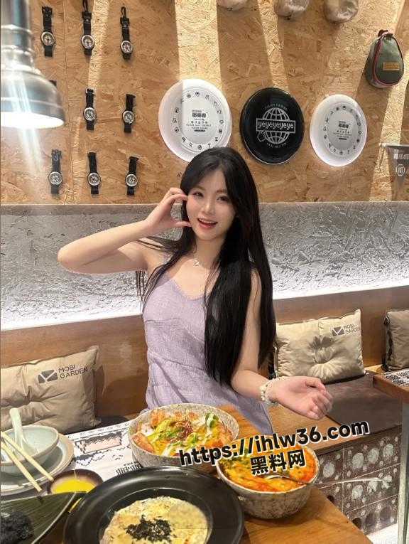 576X765