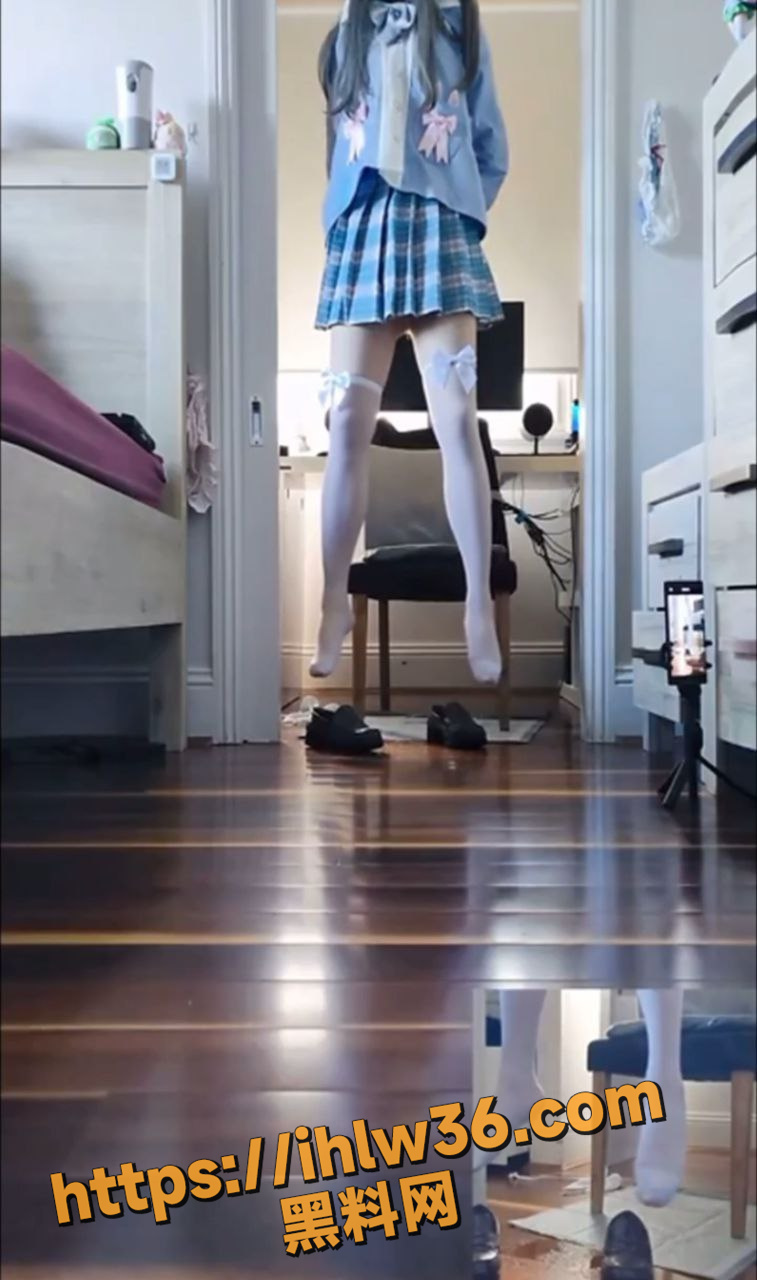 757X1280