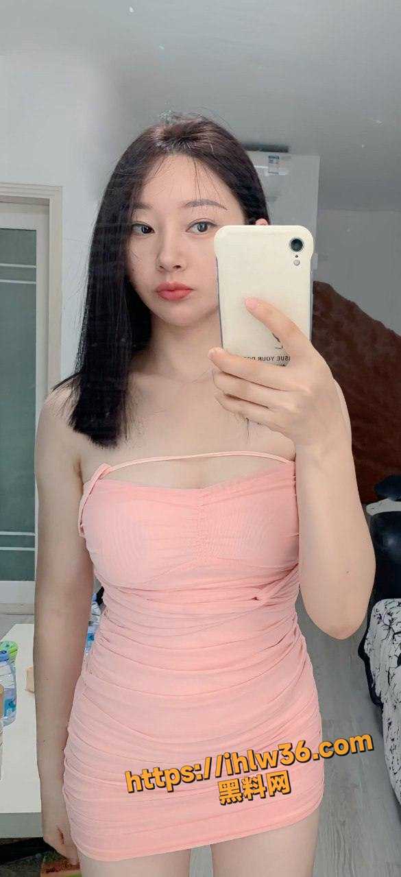 585X1279