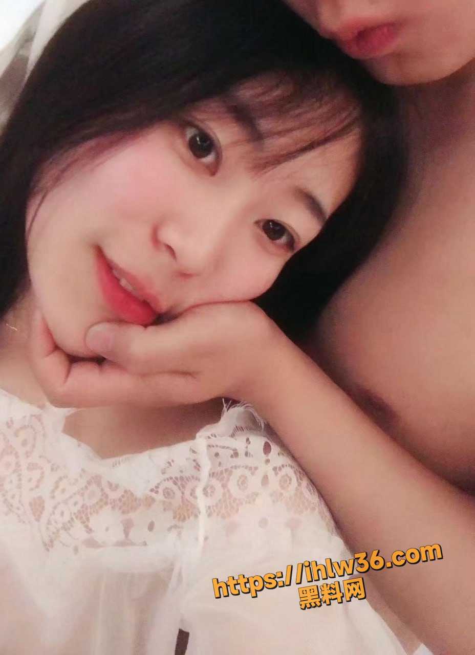 928X1280