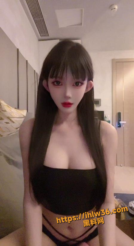 449X825