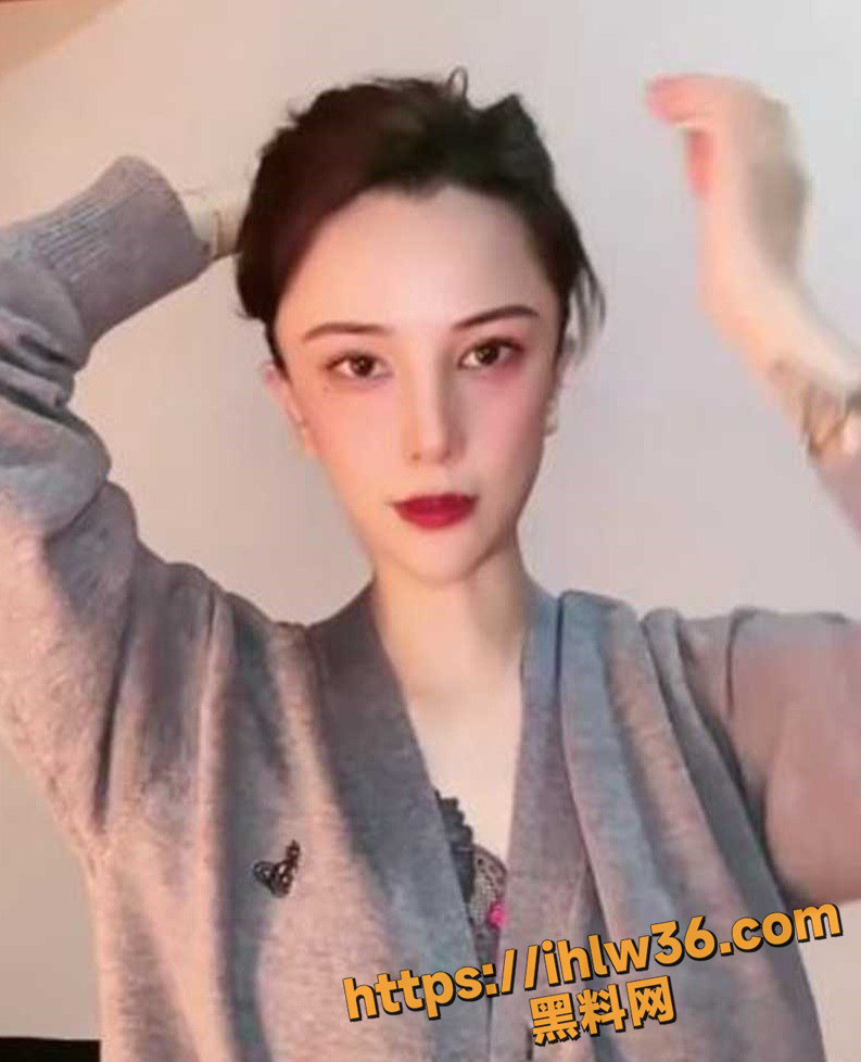 793X978
