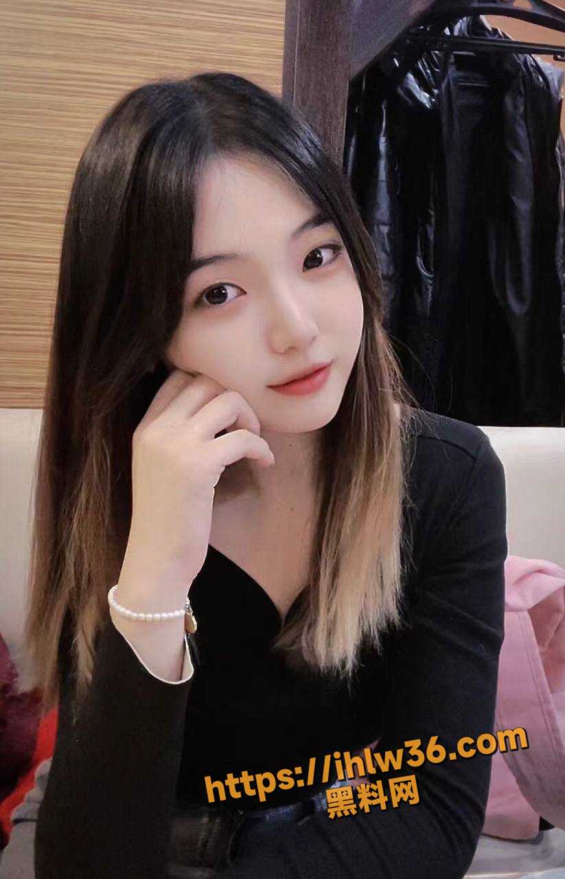 823X1280