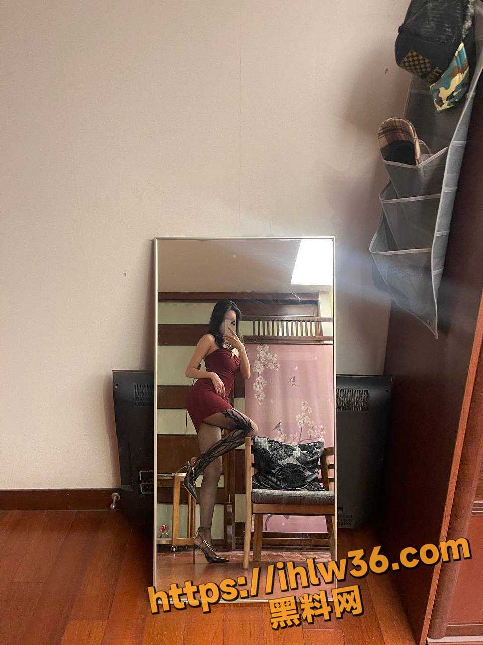 960X1280