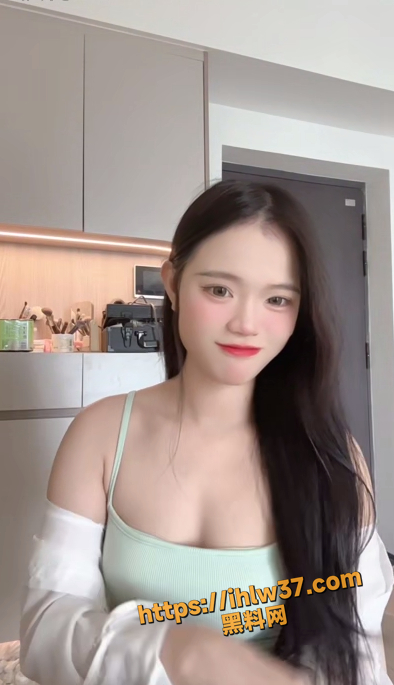 394X685