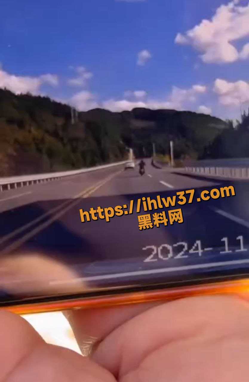 834X1280