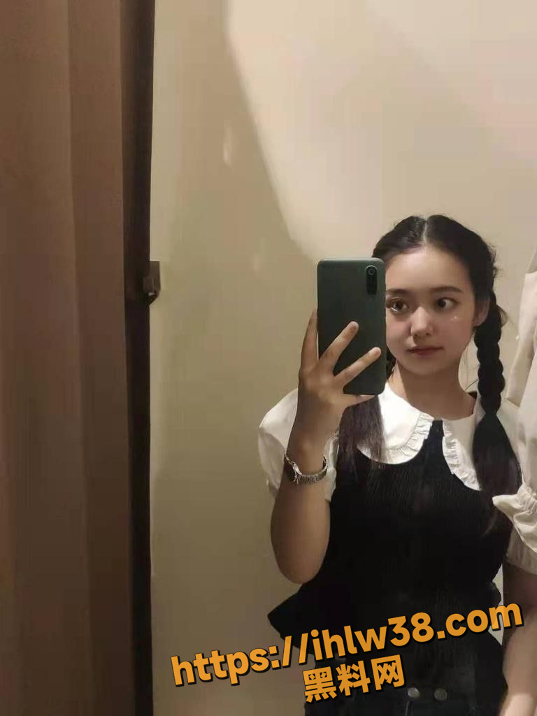 768X1024