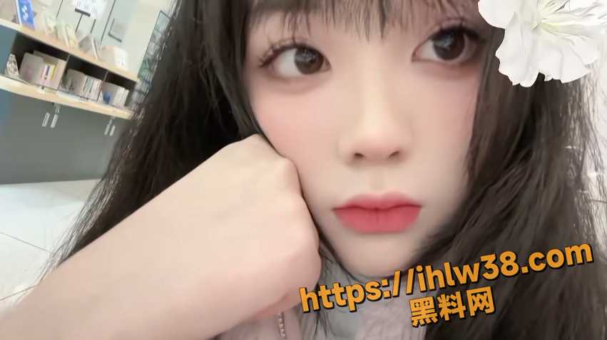 851X477