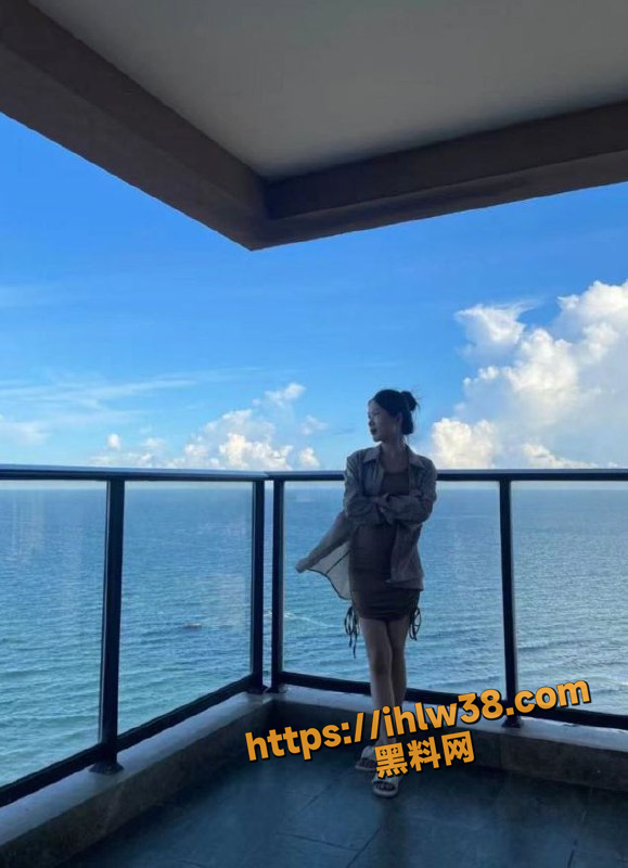 579X800