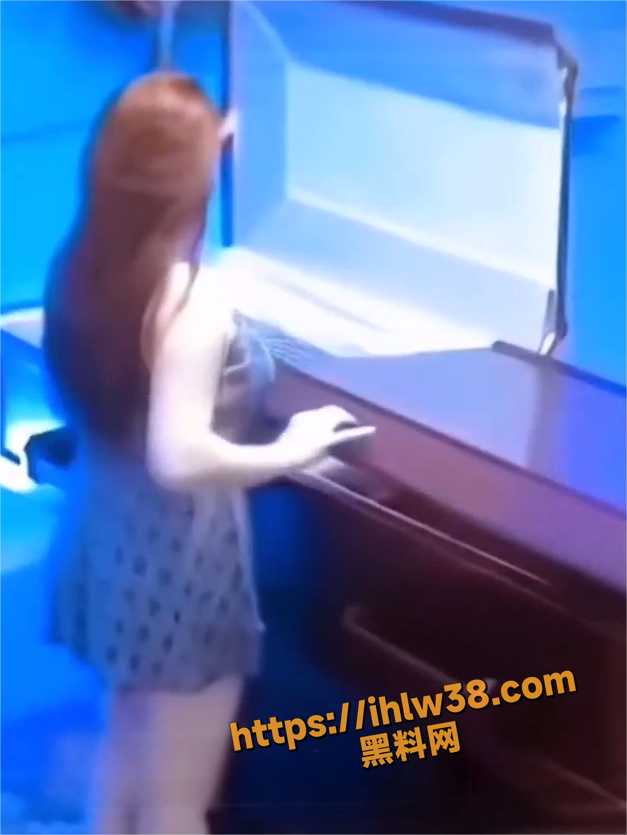 627X835