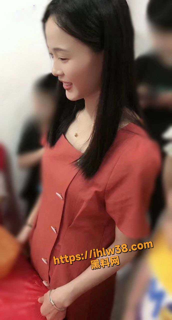 689X1280