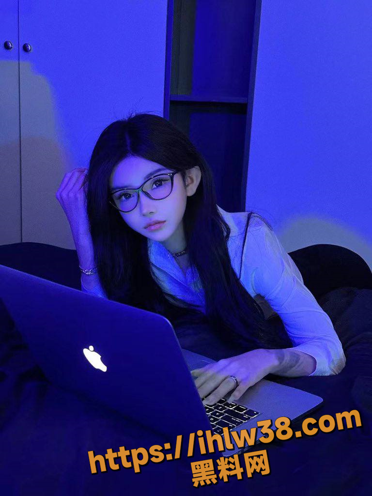 768X1024