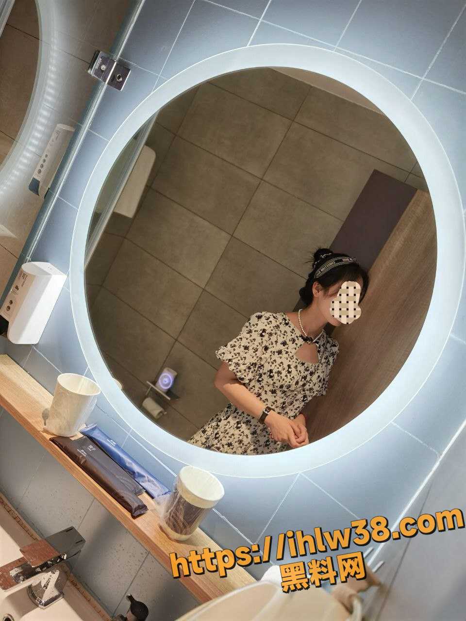 960X1280