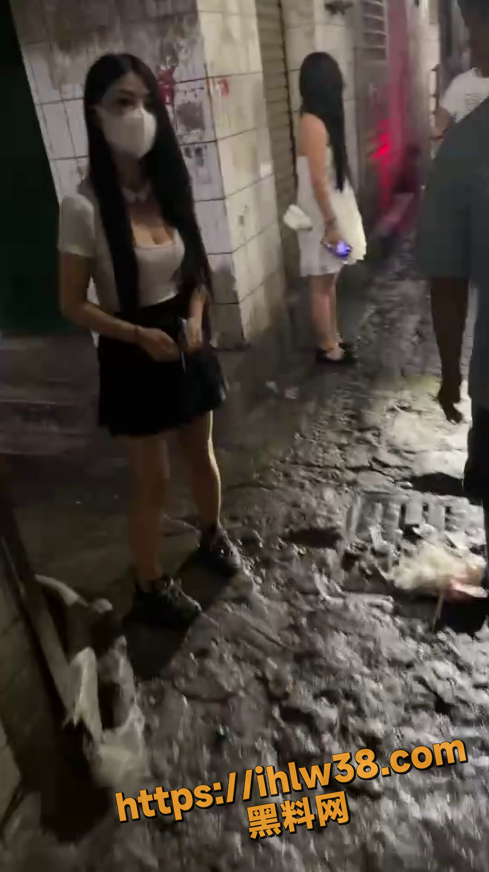 489X872
