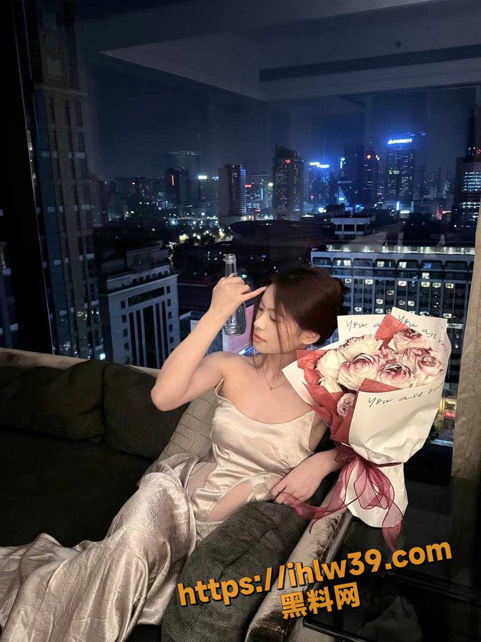960X1280