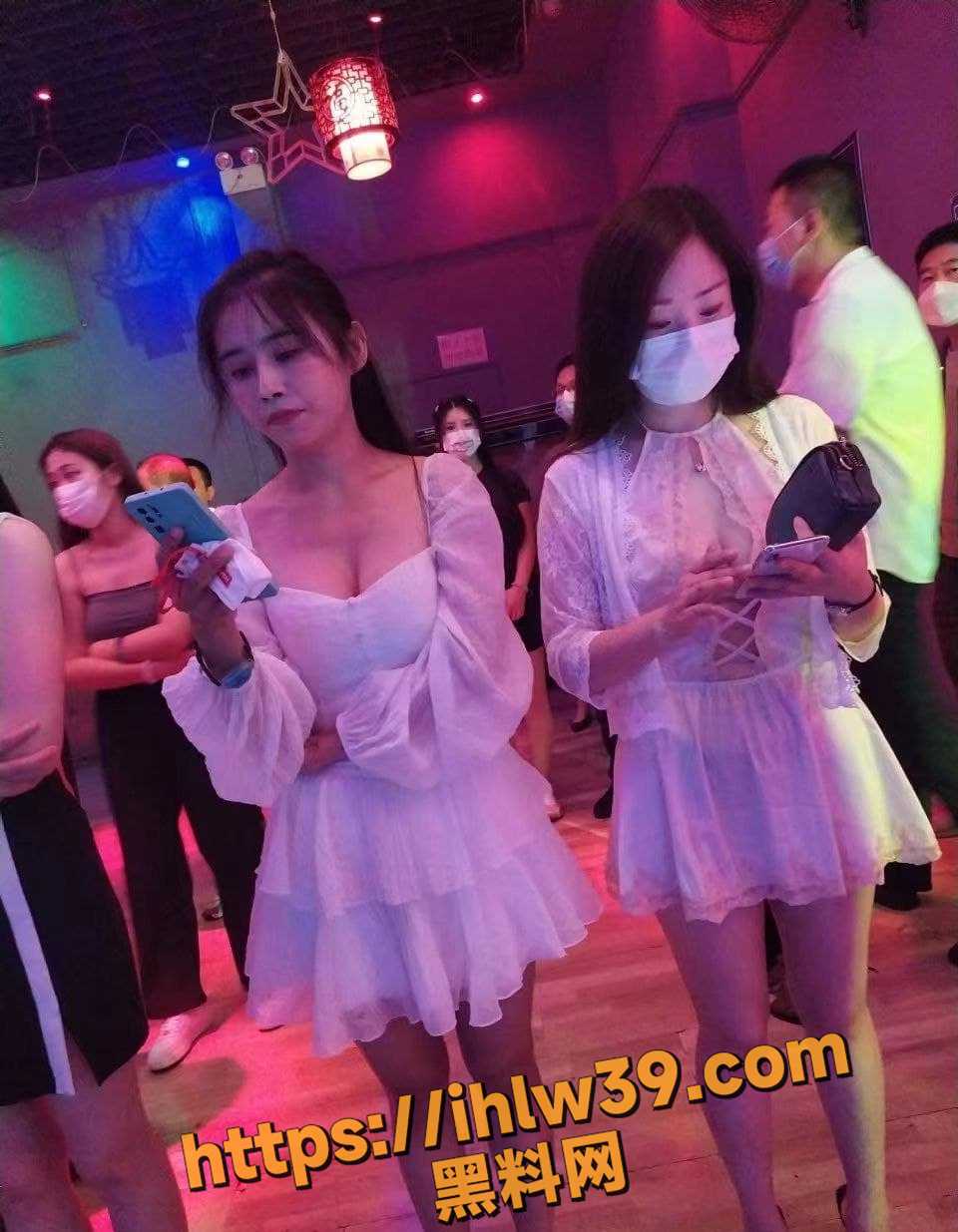 960X1235