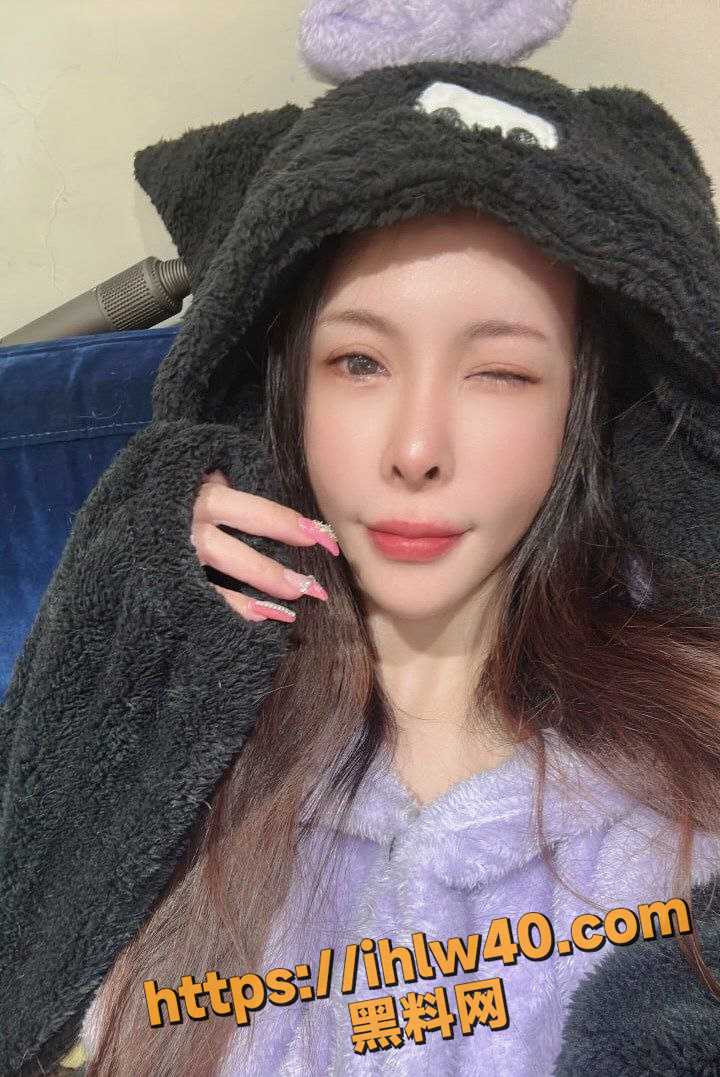 720X1077