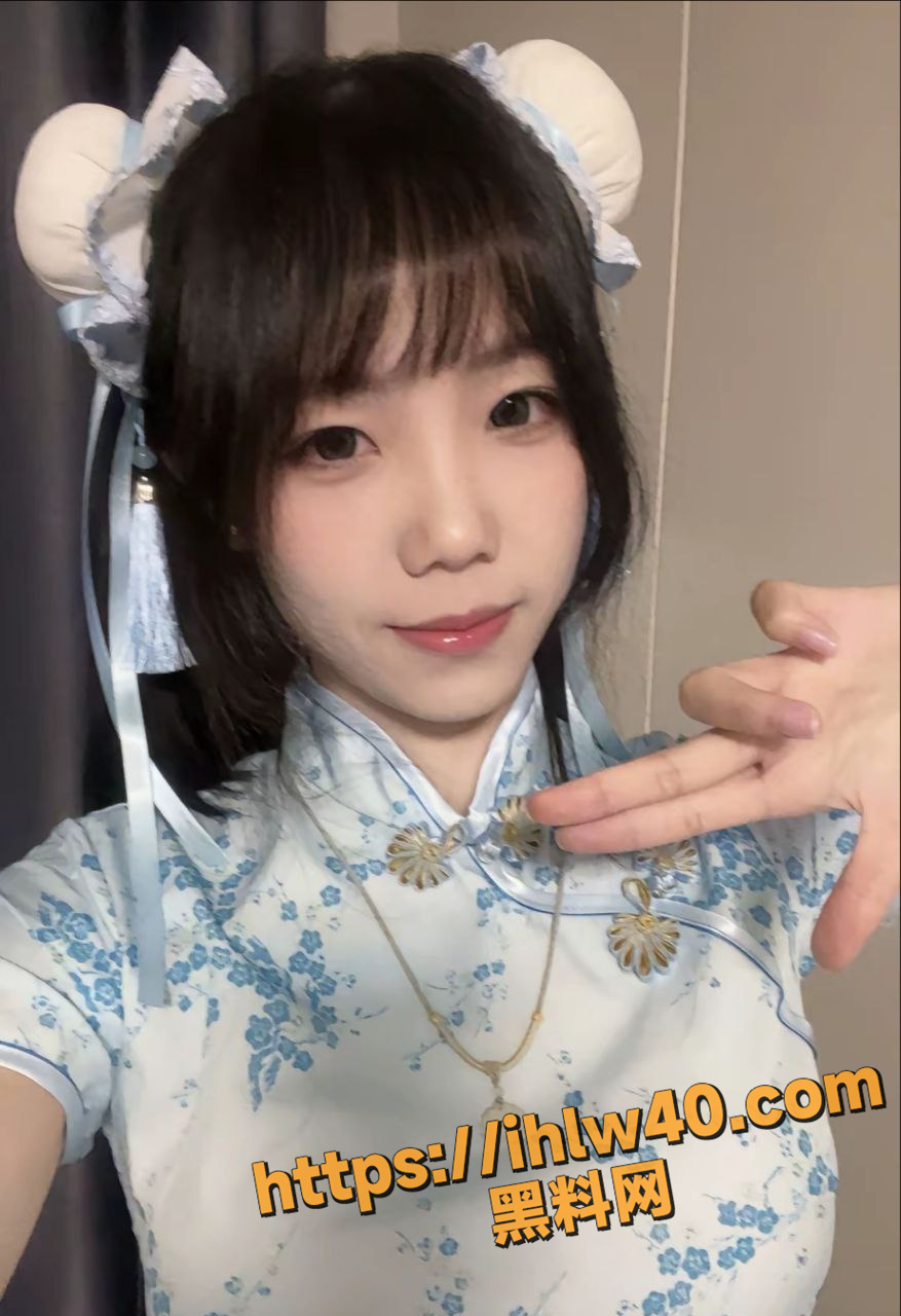 877X1280