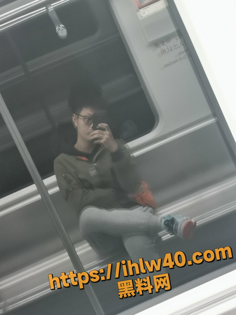 820X1094