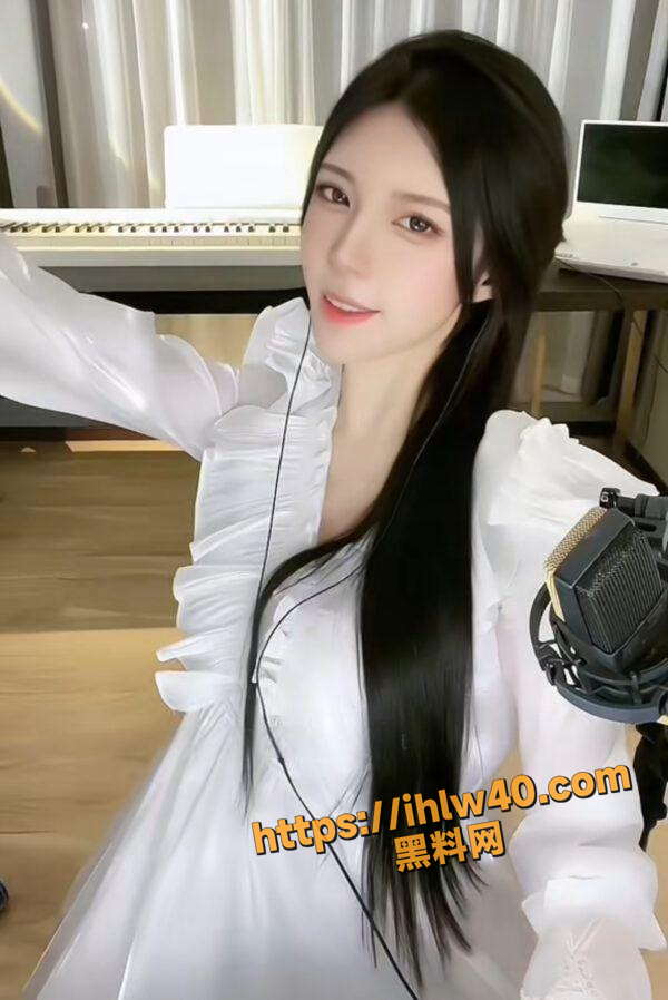 600X898