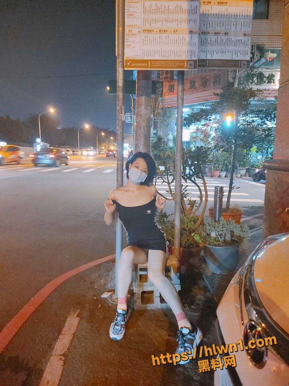 960X1280