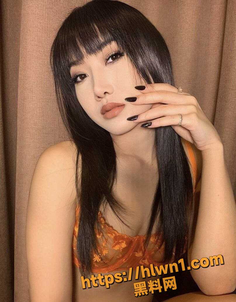808X1031