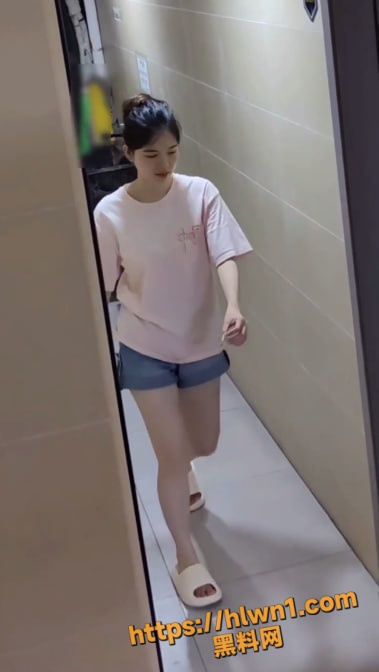 379X672