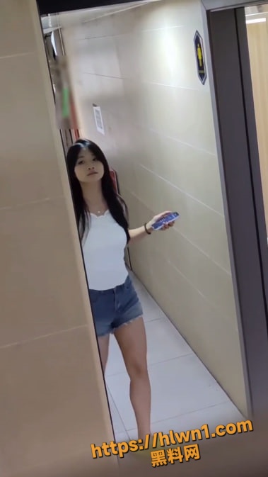 379X673
