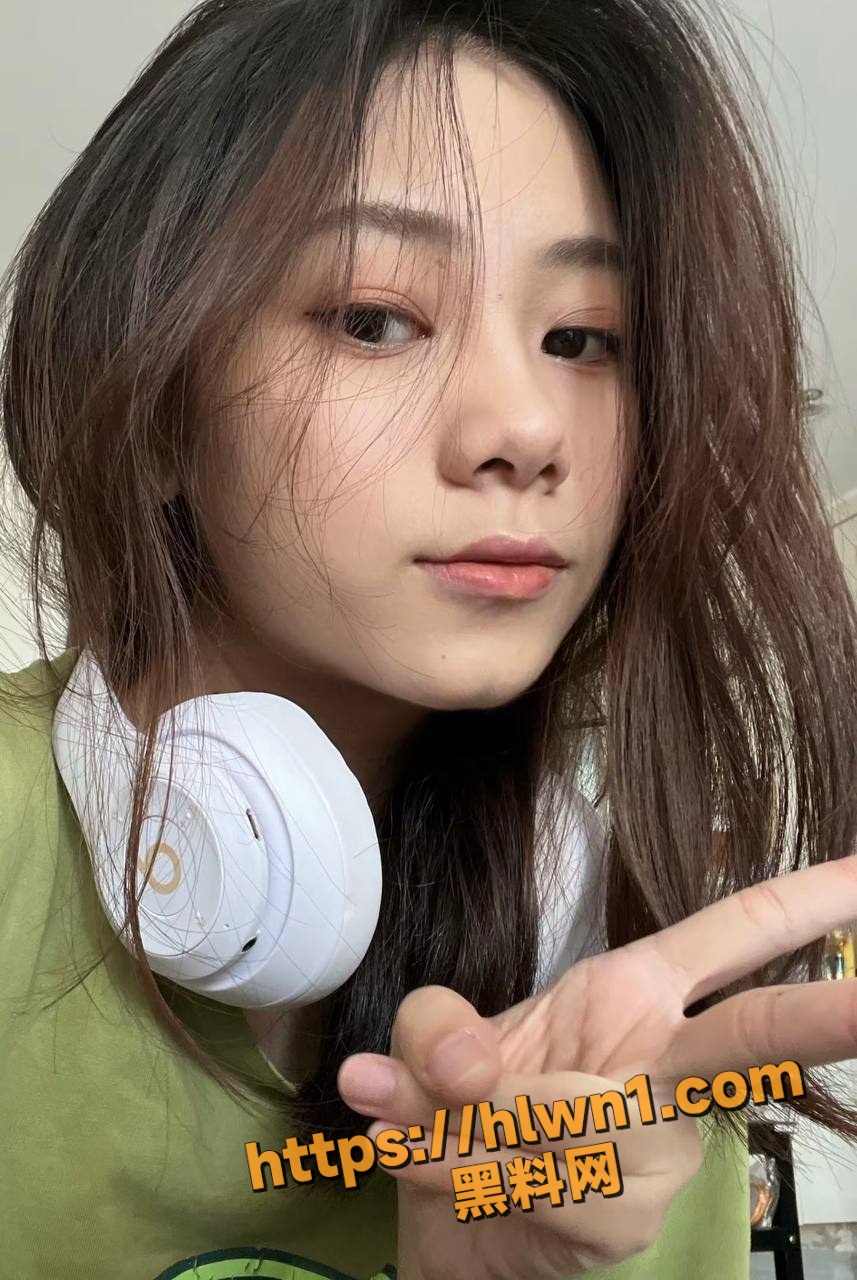 857X1280