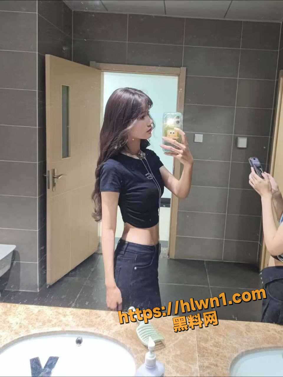 960X1280