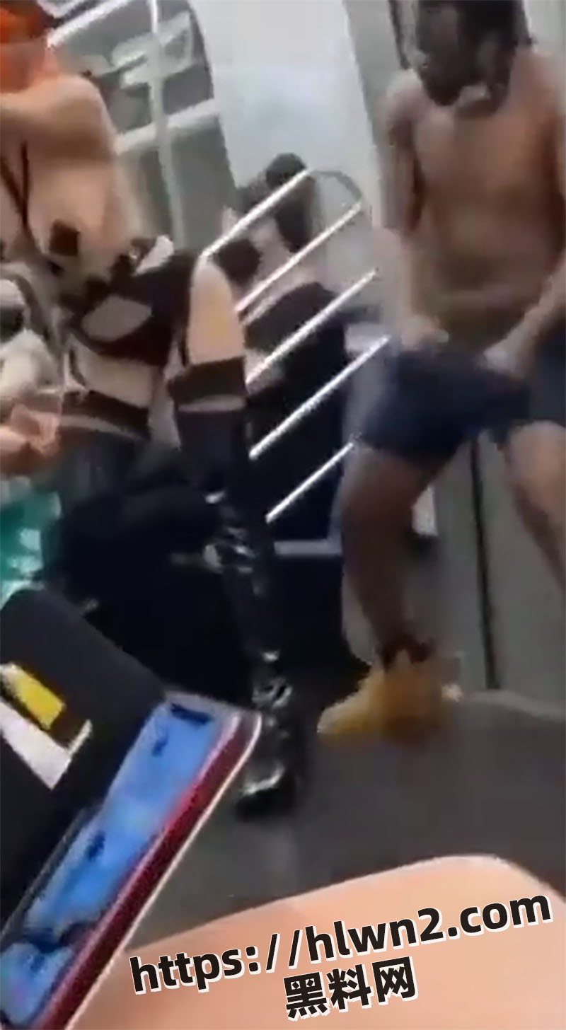 800X1456