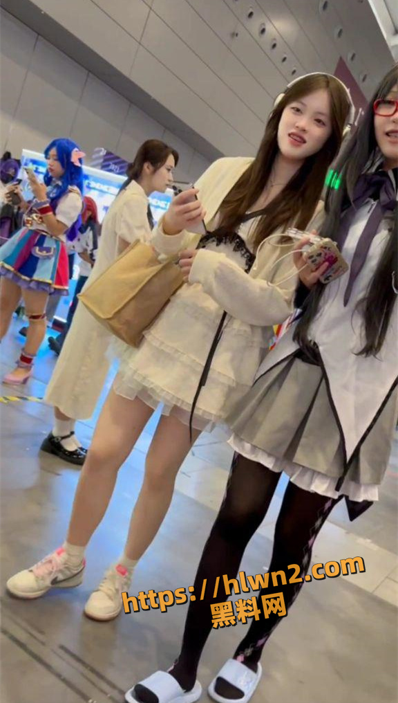576X1016