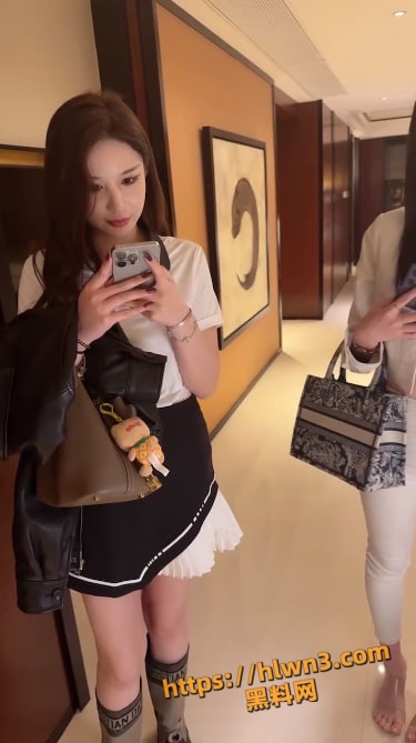 375X669