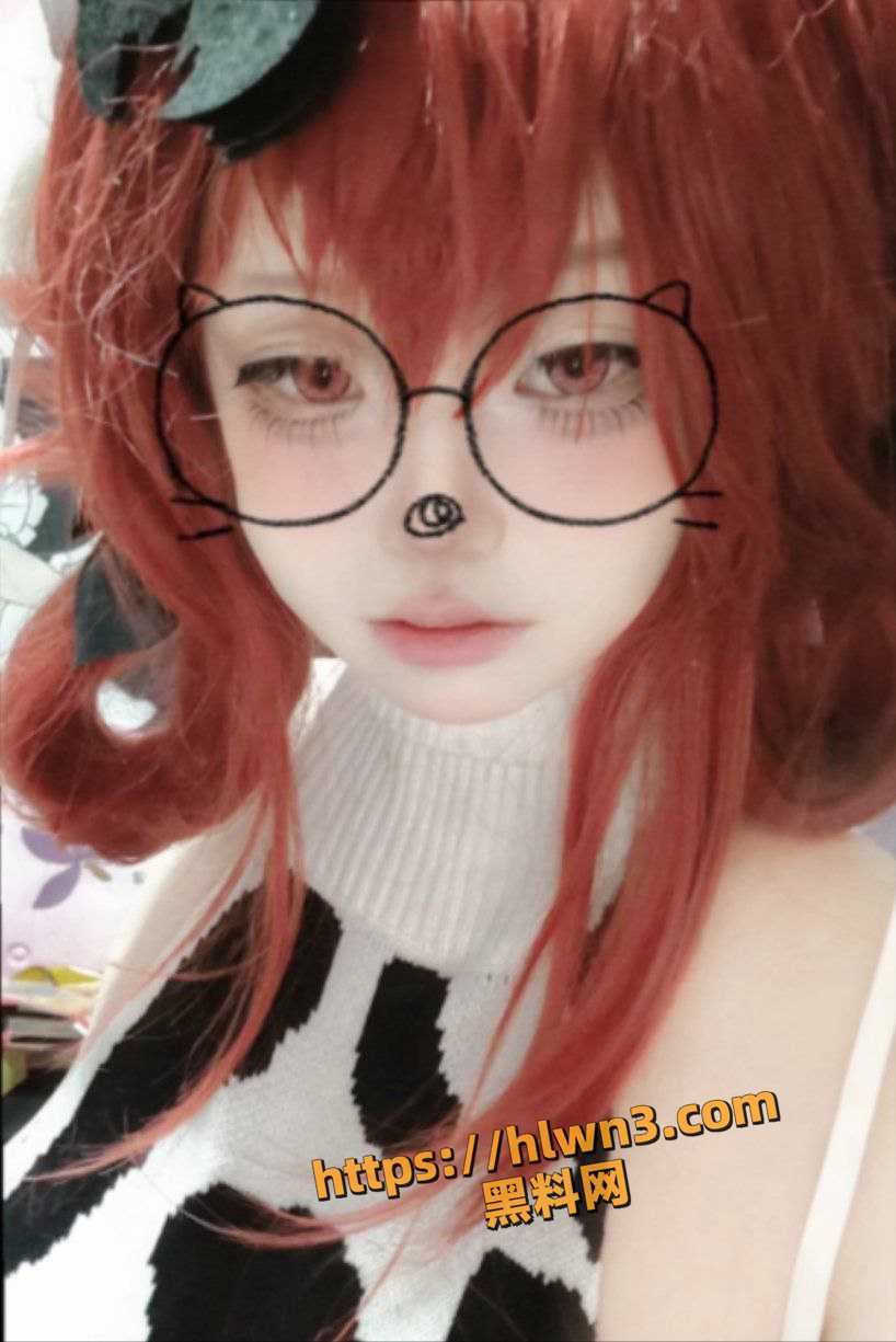 818X1225
