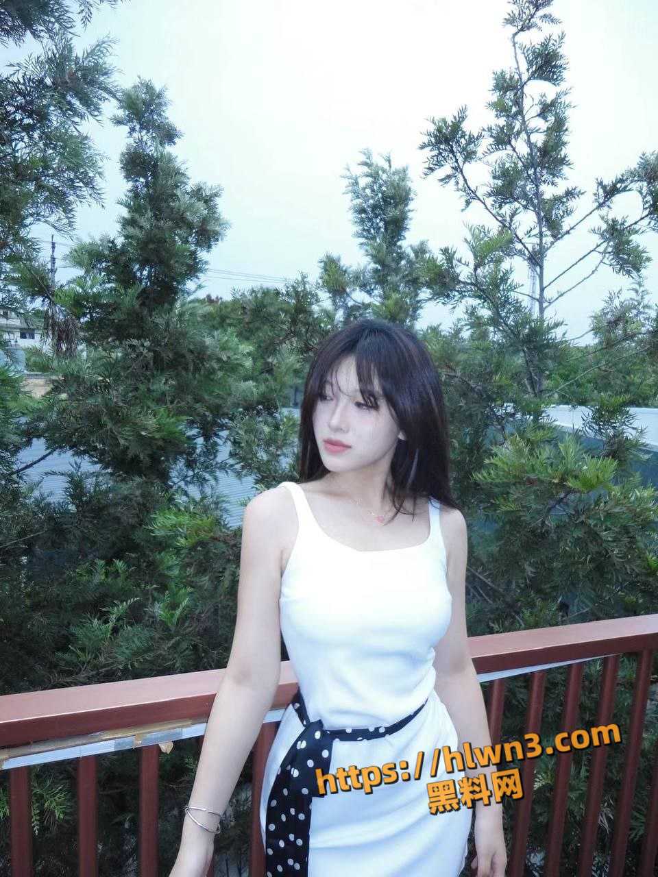 960X1280
