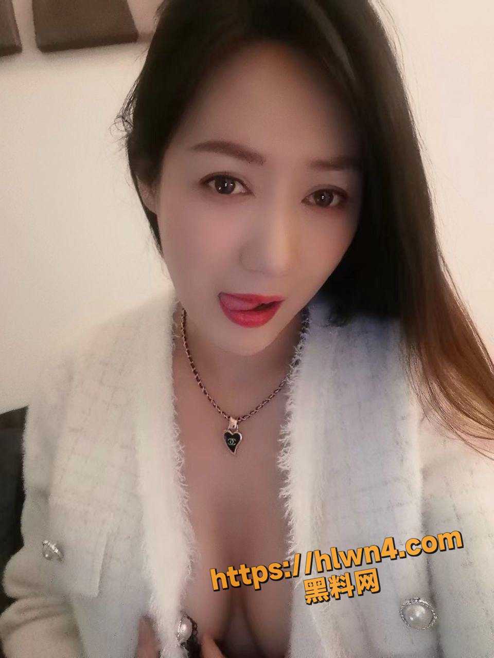 960X1280