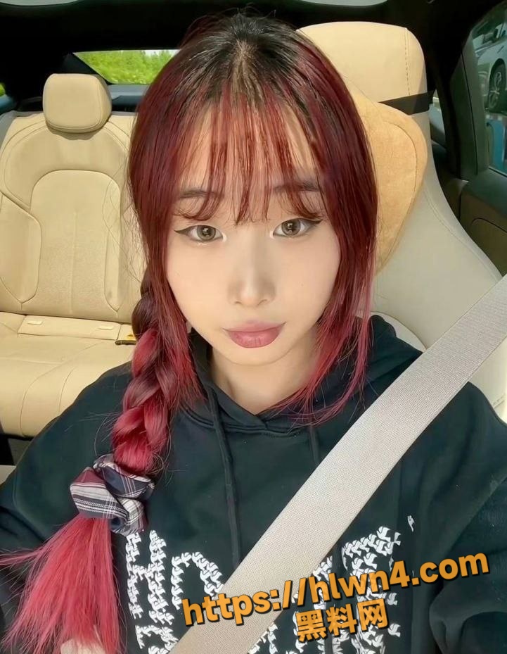 721X929