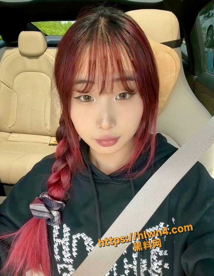 721X929