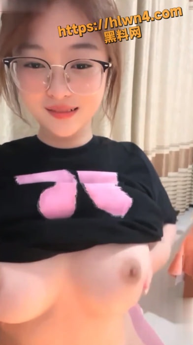 392X698
