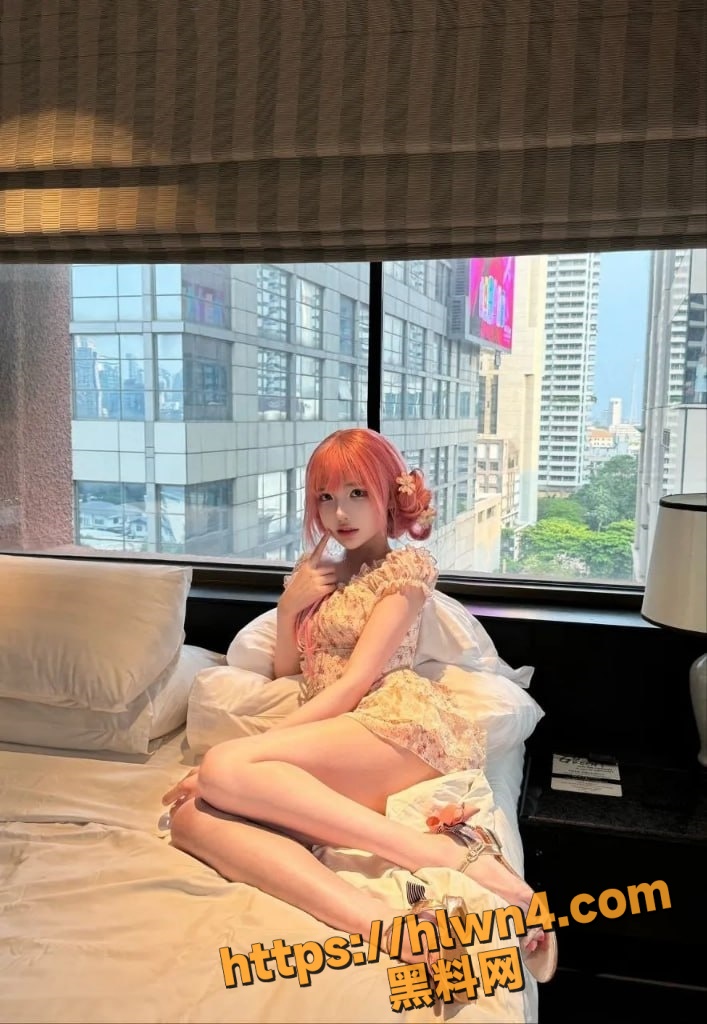 707X1024
