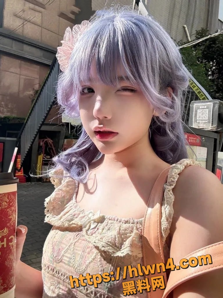 768X1024